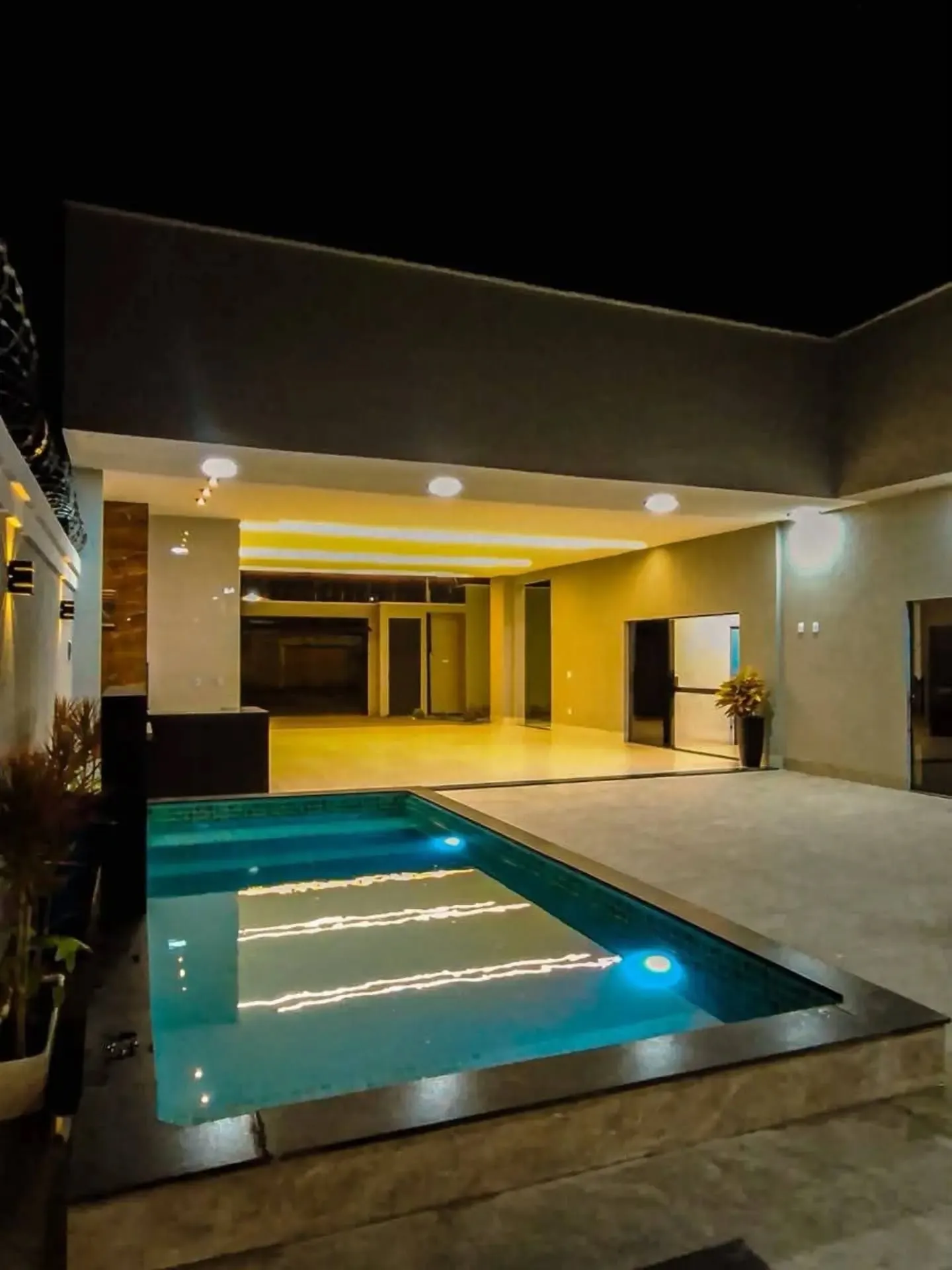 Imagem Casa 3 Suites Sozinha No Lote Na Vila Brasilia Possibilidade De Zero De Entrada