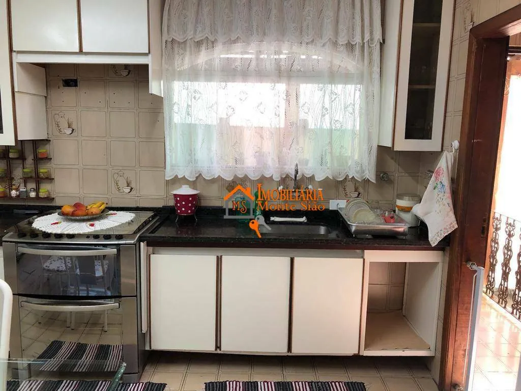 Imagem Casa com 3 dormitórios à venda, 350 m² por R$ 1.200.000,00 - Jardim Santa Bárbara - Guarulhos/SP