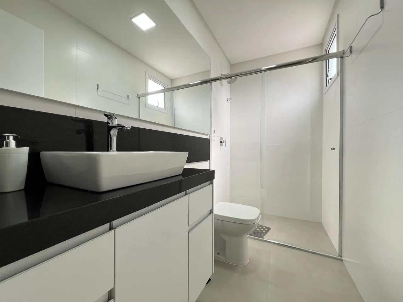 Imagem Apartamento à venda com 130m2 por R$ 2.500.000,00