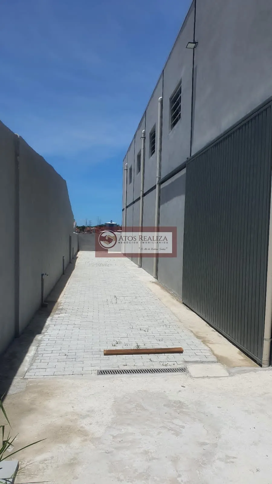 Imagem Alugo Galpão de 360m² em Jardim Satélite - São Paulo: locação por R$ 10.000.Grande oportunidade para seu negócio.
