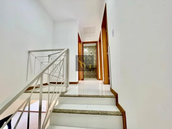 Imagem Casa para Venda em Teresópolis, Vargem Grande, 4 dormitórios, 1 suíte, 2 banheiros, 2 vagas
