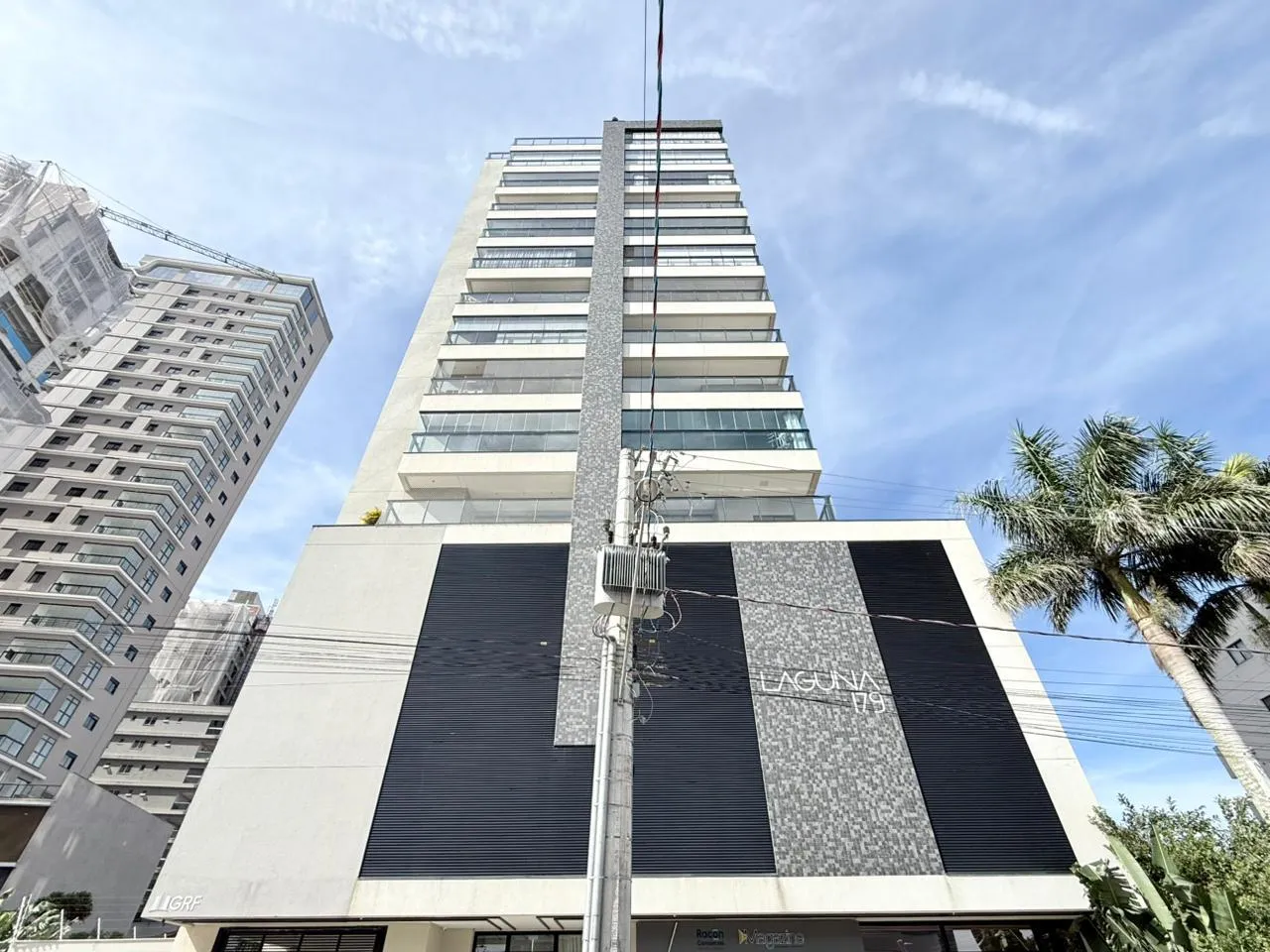 Foto do imóvel Apartamento à venda com 109.5m2 por R$ 1.900.000,00