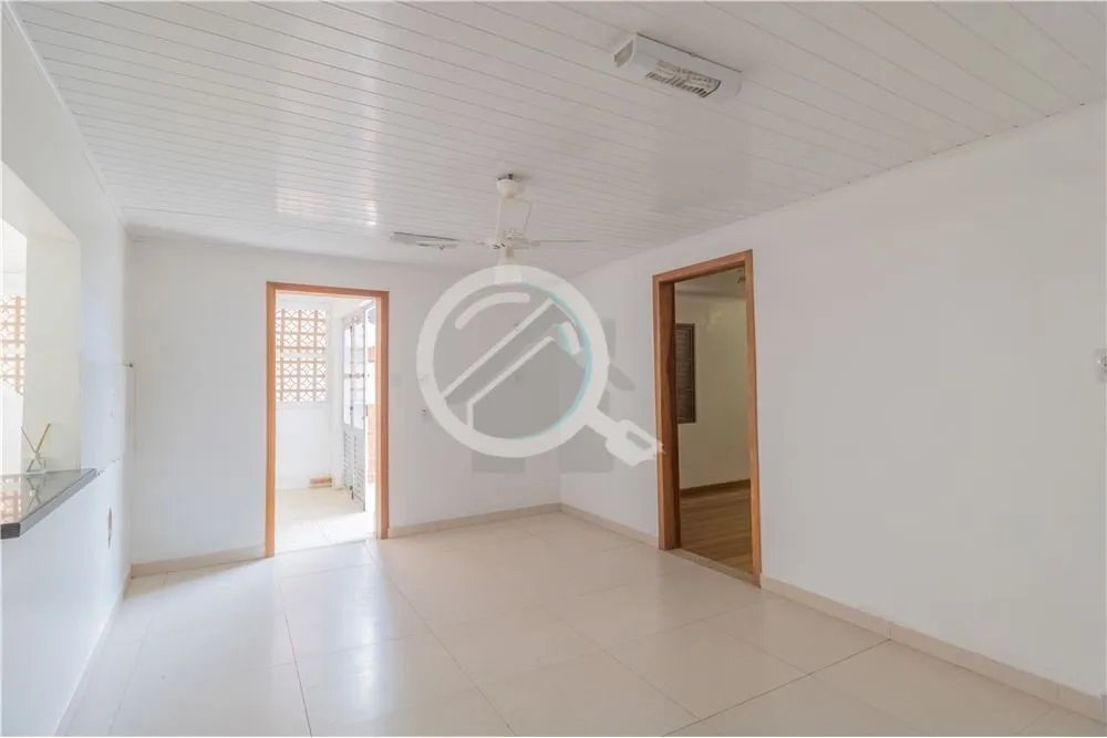 Imagem Para a família que curte e deseja uma casa ampla, com jardim, pátio e tranquilidade peculiar da zo...