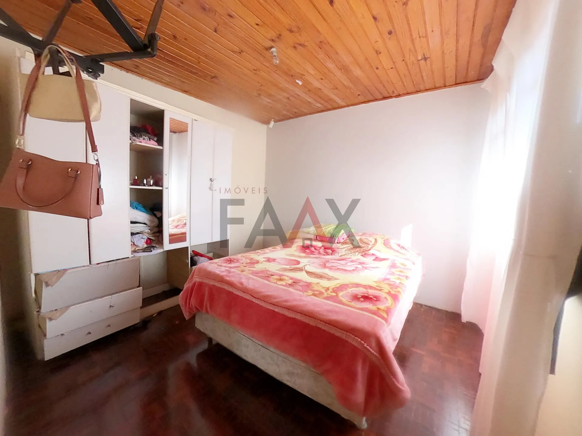 Imagem Casa a venda com terreno de 600m localizado no bairro dos Estados em Guarapuava
