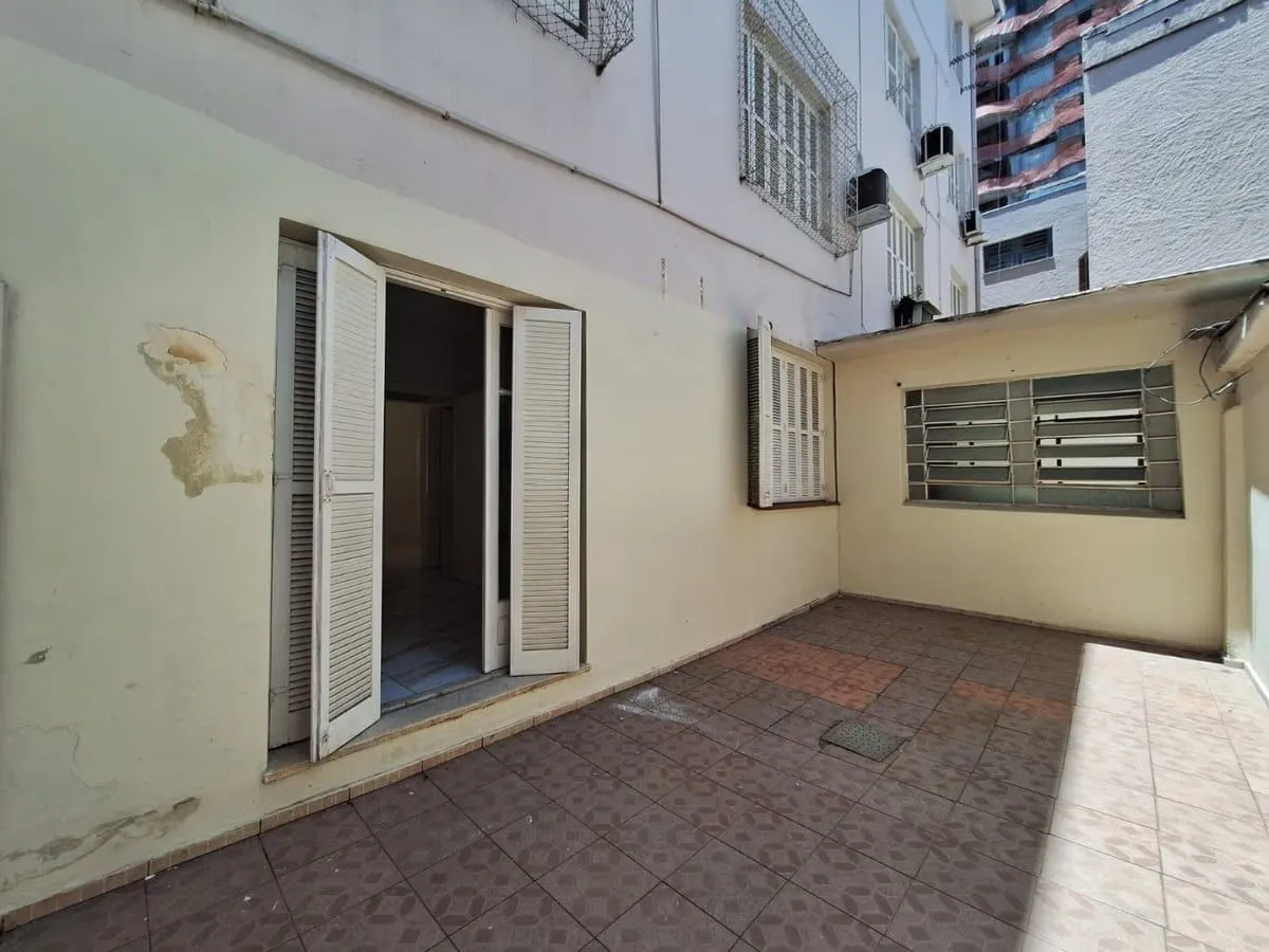 Imagem Apartamento de 2 dormitórios à venda em Praia de Belas, Porto Alegre.