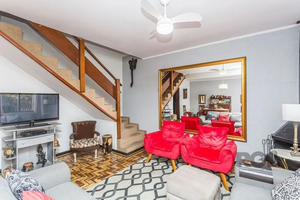 Imagem Casa 210m² - 3 dormitórios, 2 vagas