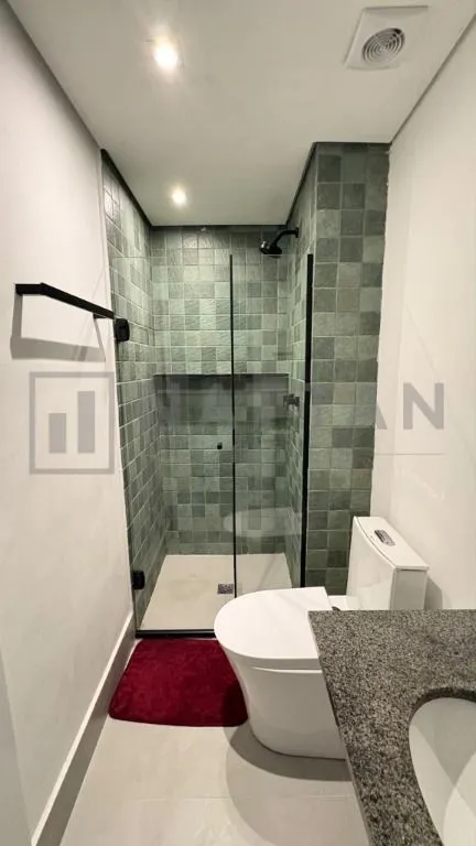 Imagem Apartamento com 2 dormitórios e suíte, 49,73 m², sacada e condomínio com piscina e academia