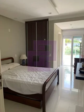 Imagem Linda casa à venda na Praia da Enseada!!