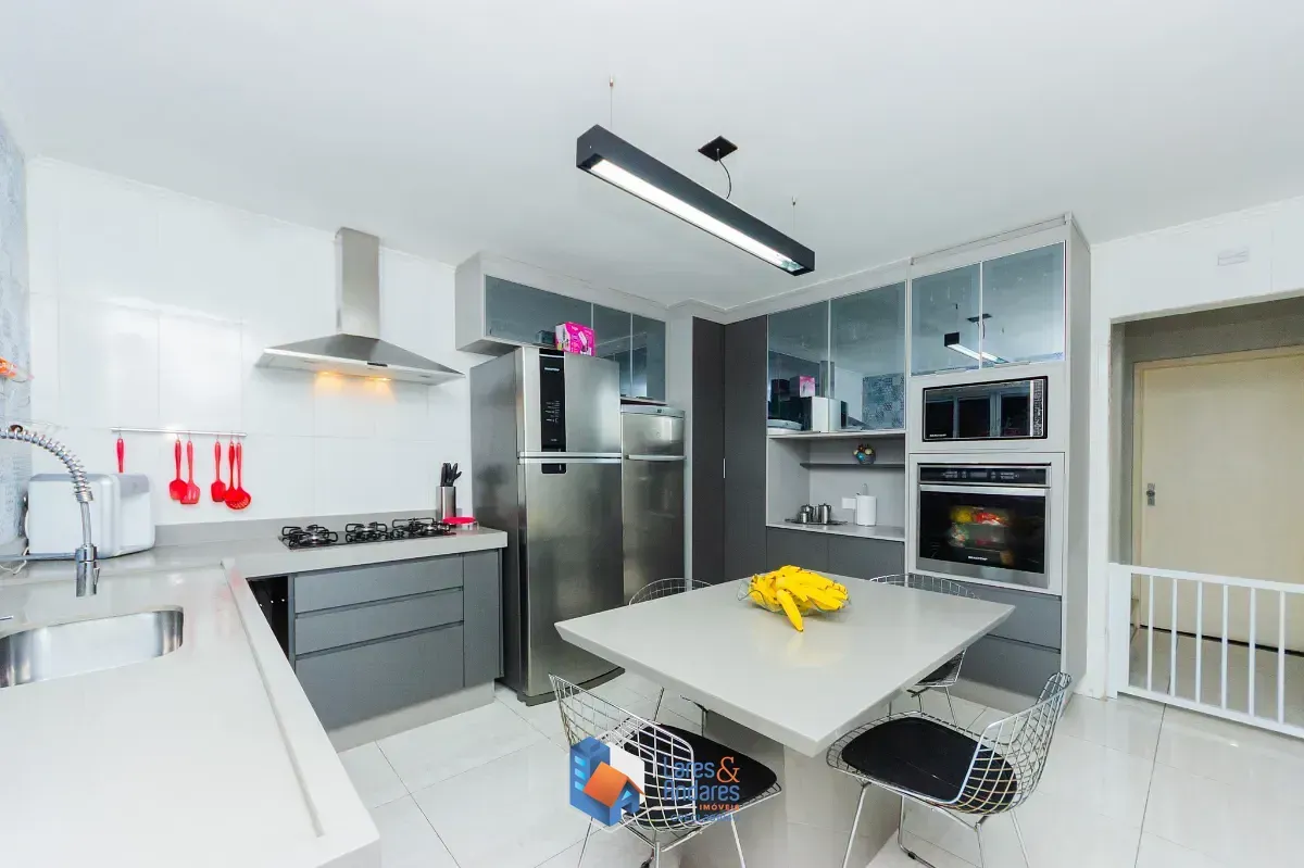 Imagem Sobrado para venda em Sacomã com 5 quartos, sendo 1 suíte, 245m²