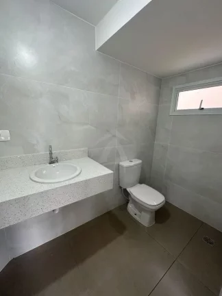 Imagem SOBRADO COM PISCINA, 3 SUÍTES, BAL. MARILUZ