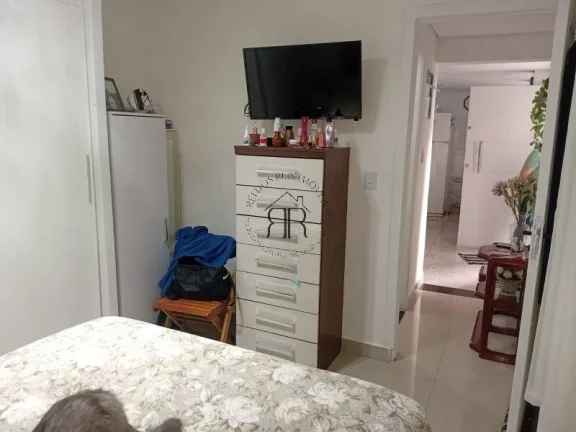 Imagem No local tem 2 casas. Entradas independentes com água, luz separadas. Uma em cima e outra embaixo. ...