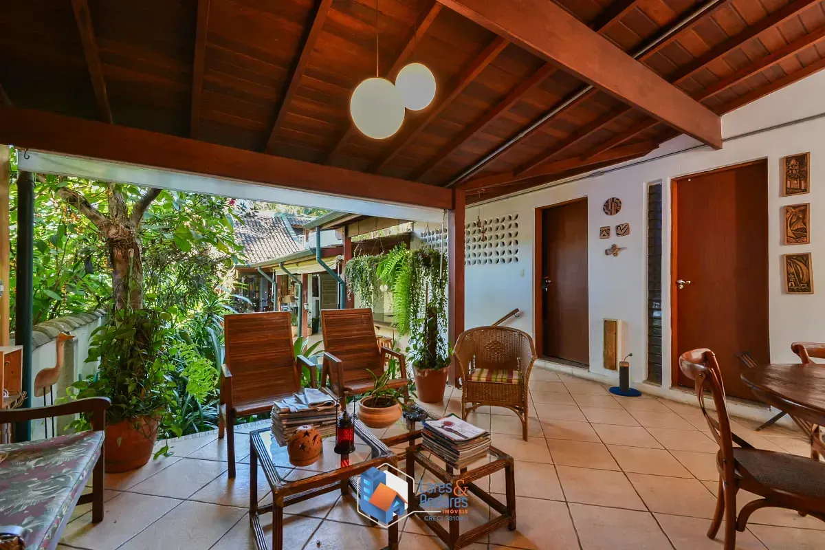 Imagem Casa para venda em Pacaembu com 3 quartos, sendo 3 suítes, 422m²
