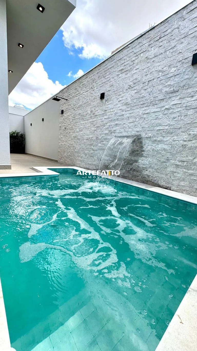 Imagem Casa de condomínio, no Veredas, com 4 suítes.