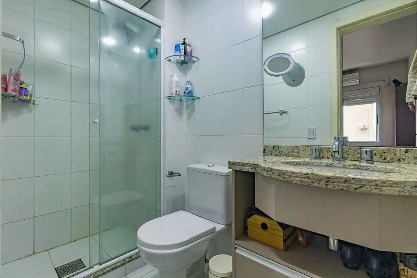 Imagem Vende-se apartamento com 2 quartos (1 suíte), 55m² e 2 vagas - Petrópolis