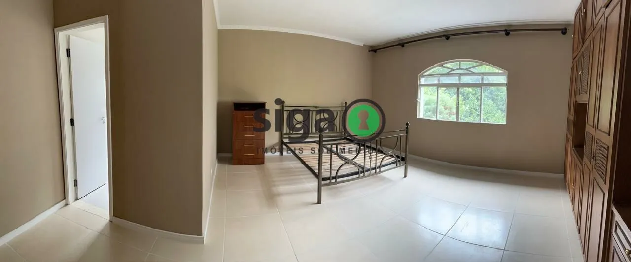 Imagem Sobrado á Venda - 250m², 4 quartos , 5 vagas na Vila Guarani (Zona Sul) !!