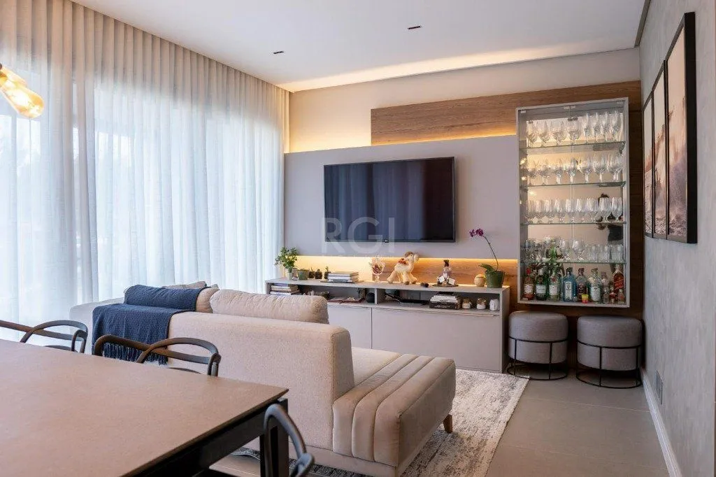 Apartamento para Venda - 81.57m², 2 dormitórios, sendo 1 suites, 2 vagas - Centro