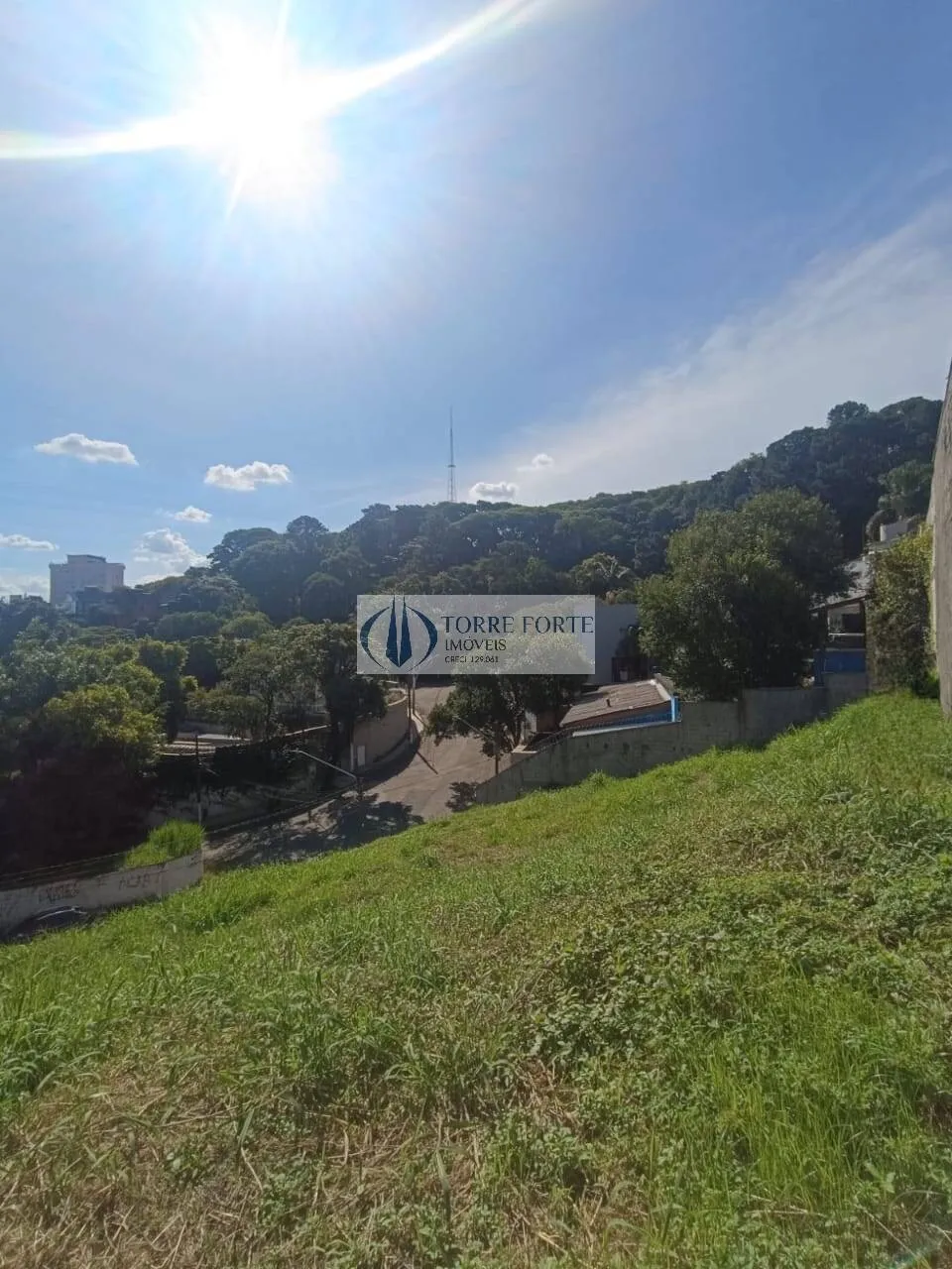 Imagem Ótimo terreno com 560 m² no Alto de Pinheiros, pronto para construir.