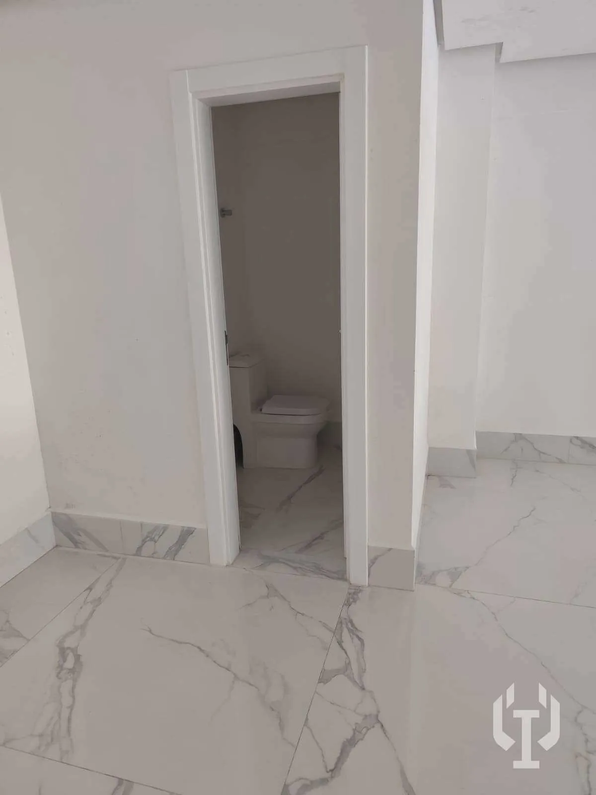 Imagem Sala comercial para alugar, no La rocca -Dallo em Itapema, Centro, 290m2