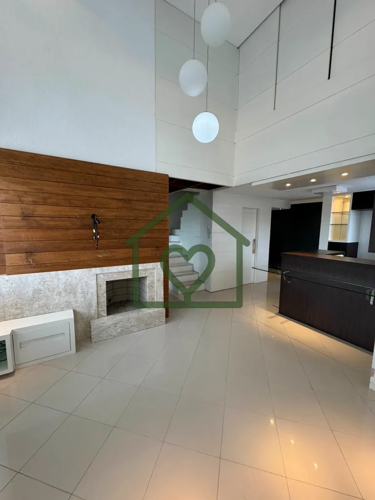 Imagem Excelente apartamento duplex, localizado em região valorizada do bairro Petrópolis, próximo a div...