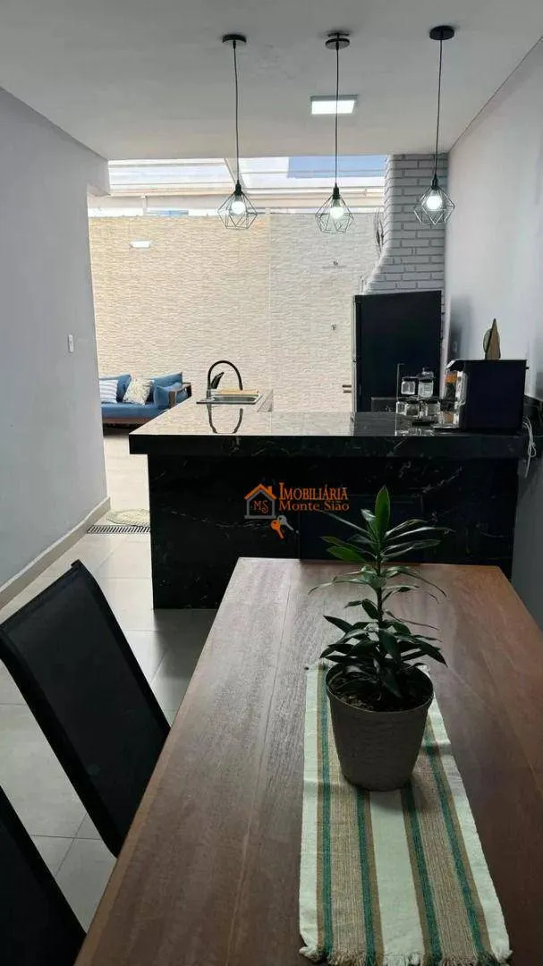 Imagem Casa com 3 dormitórios à venda, 225 m² por R$ 852.000,00 - Vila Augusta - Guarulhos/SP