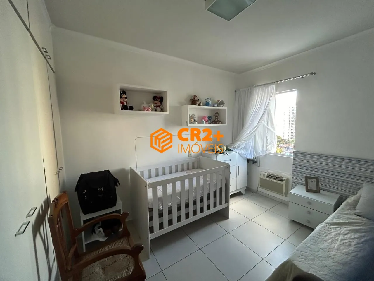 Imagem Apartamento à venda com 185m² , 4 quartos sendo 2 suítes no Espinheiro.