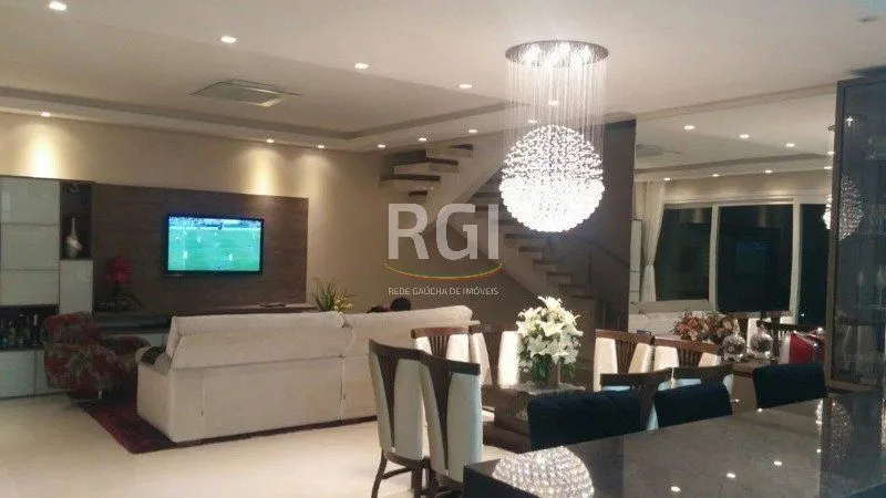 Imagem Casa para Venda - 350m², 3 dormitórios, sendo 1 suites, 2 vagas - Alto Teresópolis