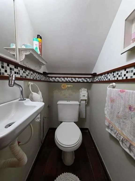 Imagem Casa em Condomínio para Venda em Teresópolis / RJ no bairro Iucas