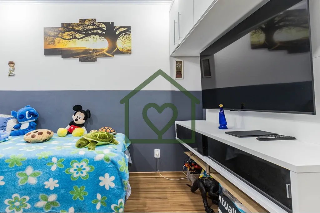 Imagem Casa com 180m2 de área construída em terreno amplo no bairro Parque Santa Fé, Porto Alegre, com 3...
