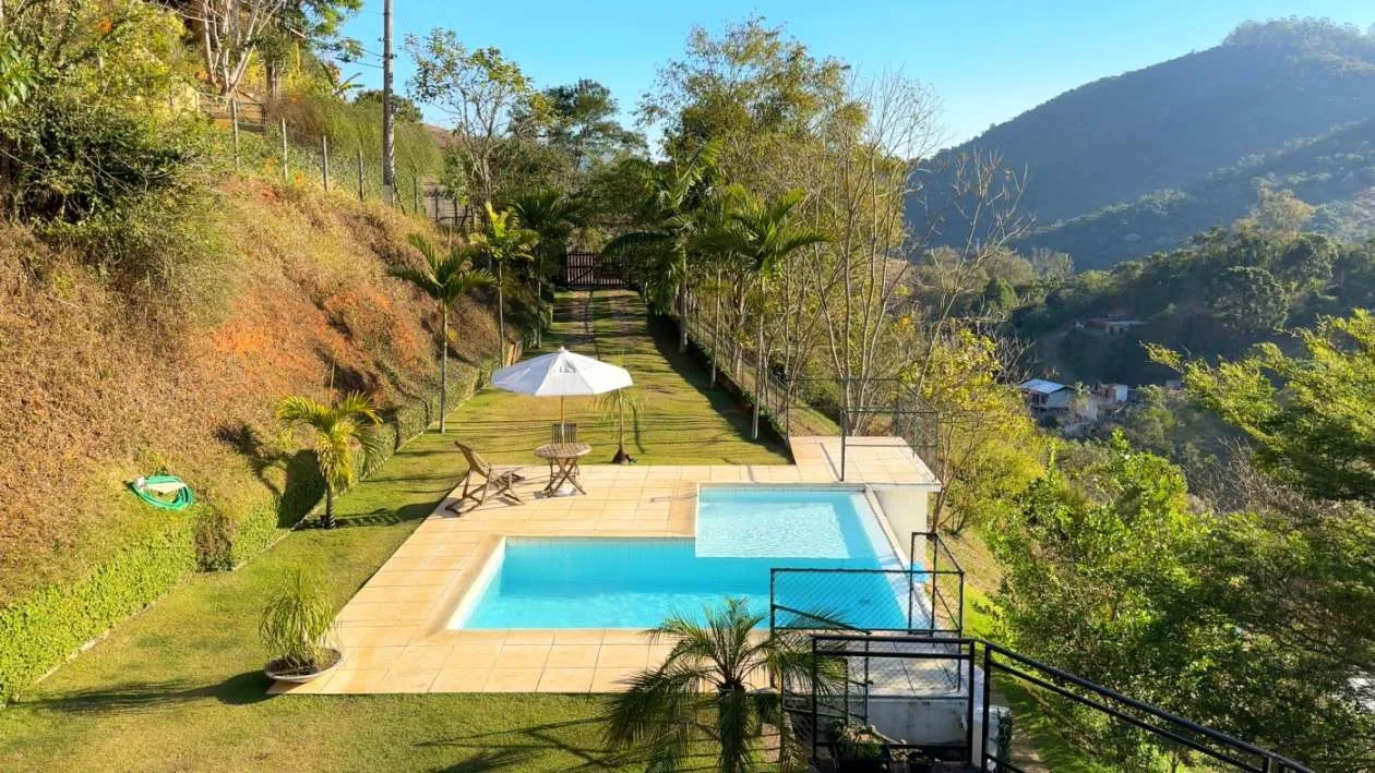 Imagem Casa em Condomínio para Venda em Petrópolis / RJ no bairro Cuiabá