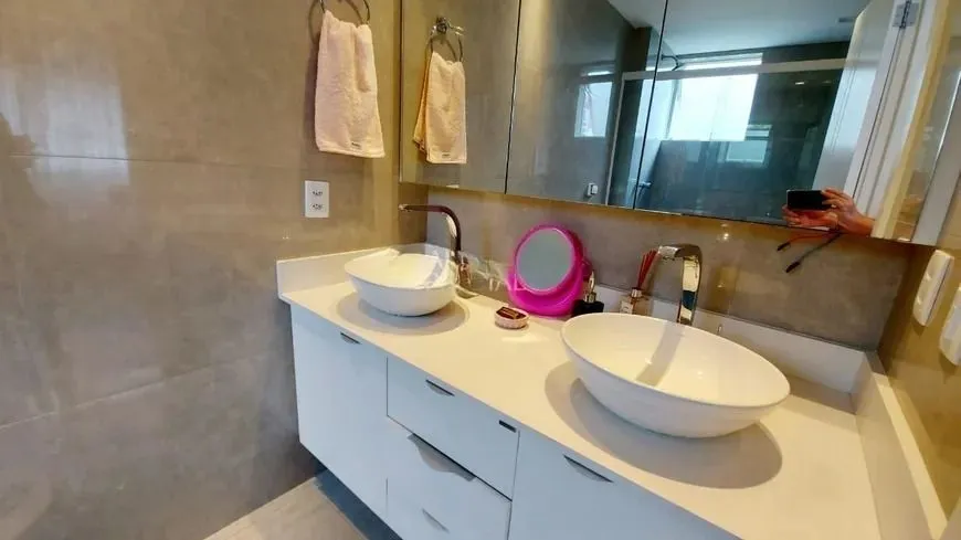 Imagem Cobertura 3 quartos, 235² privativos, com piscina, no Moinhos de Vento