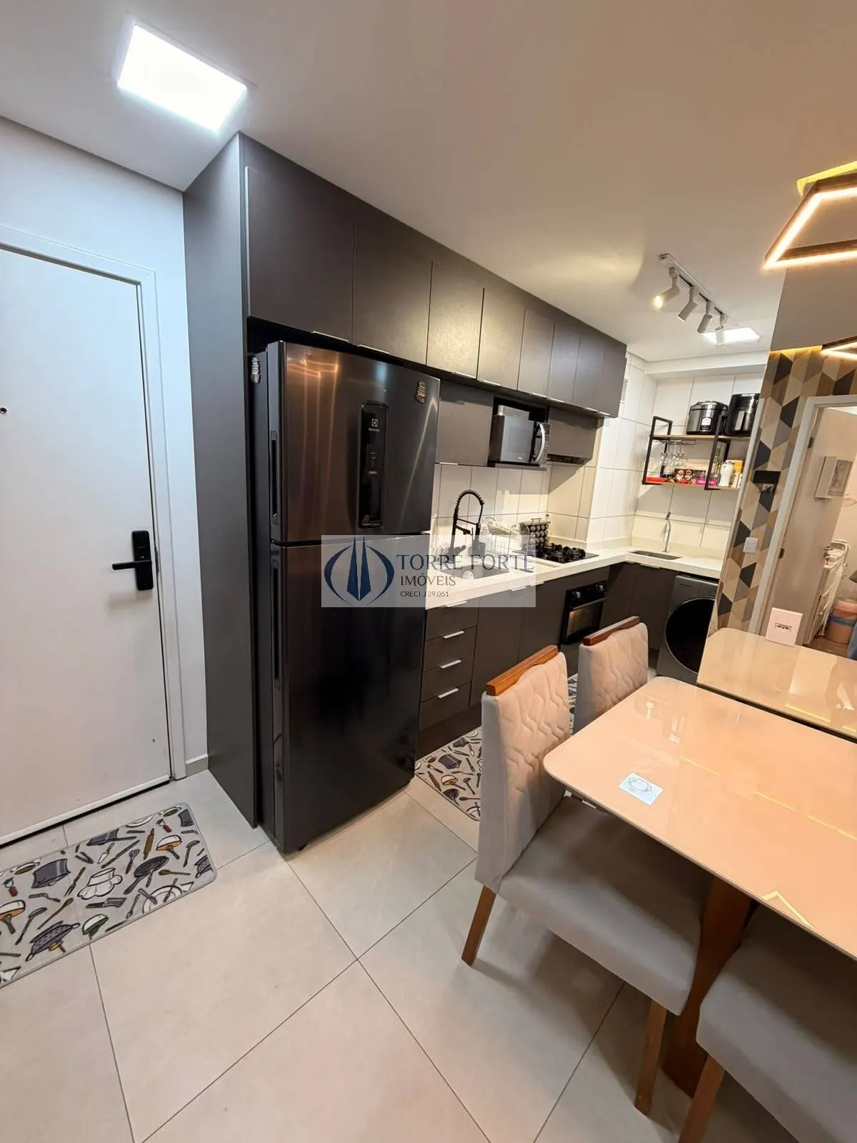 Foto do imóvel Lindo Apartamento com 2 dormitorios 1 vaga , varanda na Vila Formosa em Avenida Cipriano Rodrigues