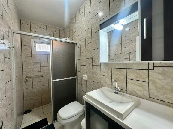Imagem Casa com 3 dormitórios e 2 vagas, 850m da praia do Gravatá - Navegantes/SC