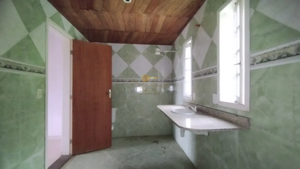 Imagem Casa em Condomínio para Venda em Guapimirim / RJ no bairro Centro