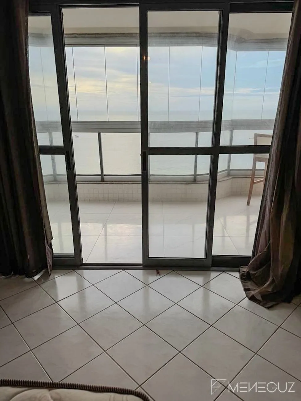 Imagem APARTAMENTO 4 SUÍTES - FRENTE TOTAL MAR Praia do Morro em Guarapari