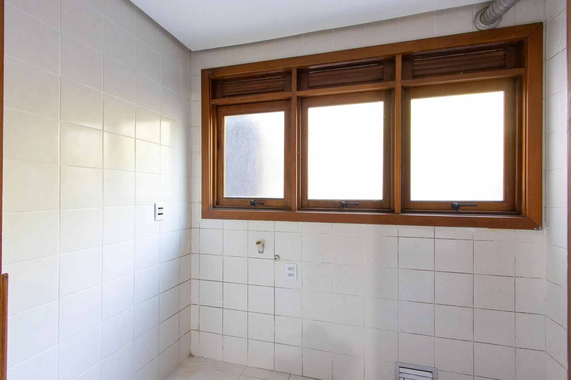 Imagem Apartamento bairro Cavalhada com 03 dormitórios, gabinete e 2 vagas 134,35m2 privativos!