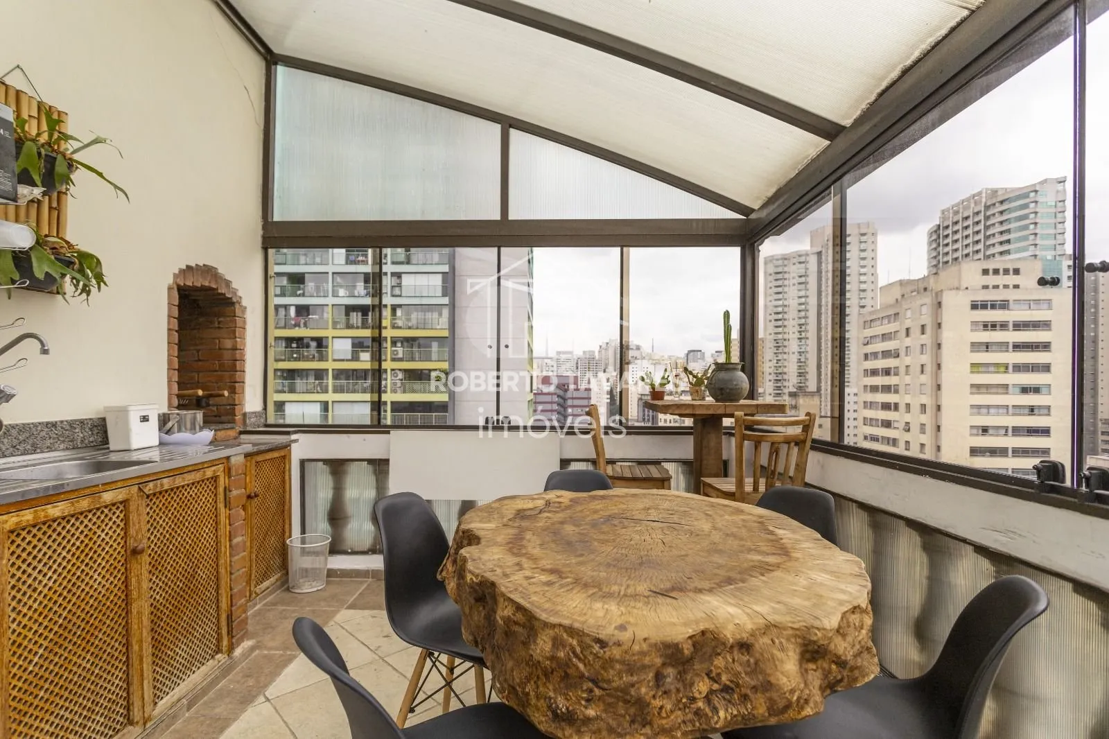 Imagem Cobertura de 4 quartos, 330m² no bairro Bela Vista, em São Paulo