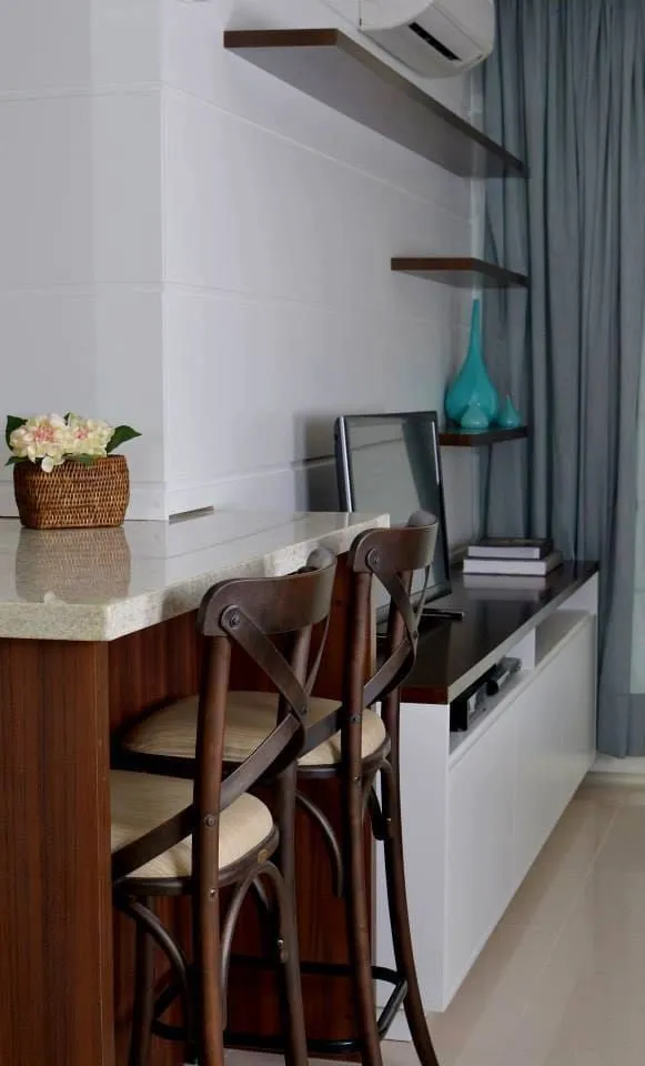 Imagem Lindo apartamento semi mobiliado, 3 quartos (1 suíte), churrasqueira e vaga.
