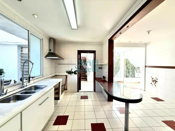 Imagem Casa de Vila Fechada em Pacaembu - São Paulo/SP.