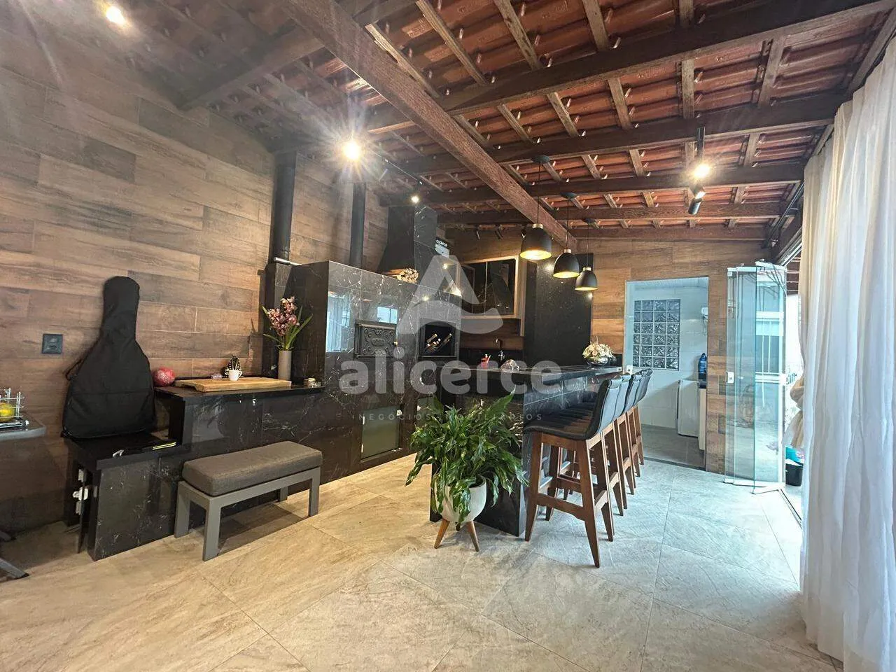 Imagem Casa à venda com 2 quartos , 87m² em Forquilhas São José