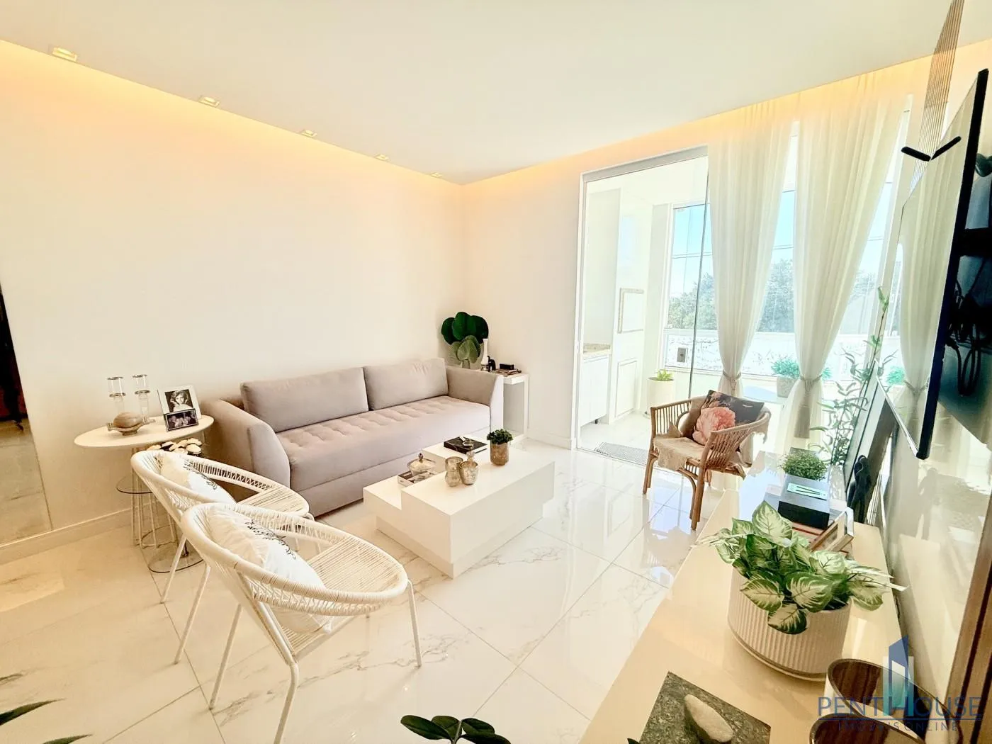 Imagem Apartamento com Terraço para Venda em Camboriú, São Francisco de Assis, 3 dormitórios, 3 suítes, 4 banheiros, 1 vaga