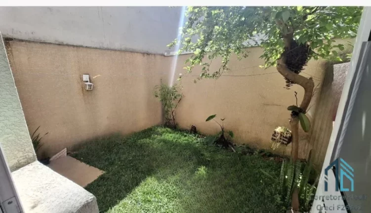 Imagem (Permuta ou financiamento)Sobrado em condomínio, terraço, 03 quartos c/suíte no Vista Alegre em Curitiba PR