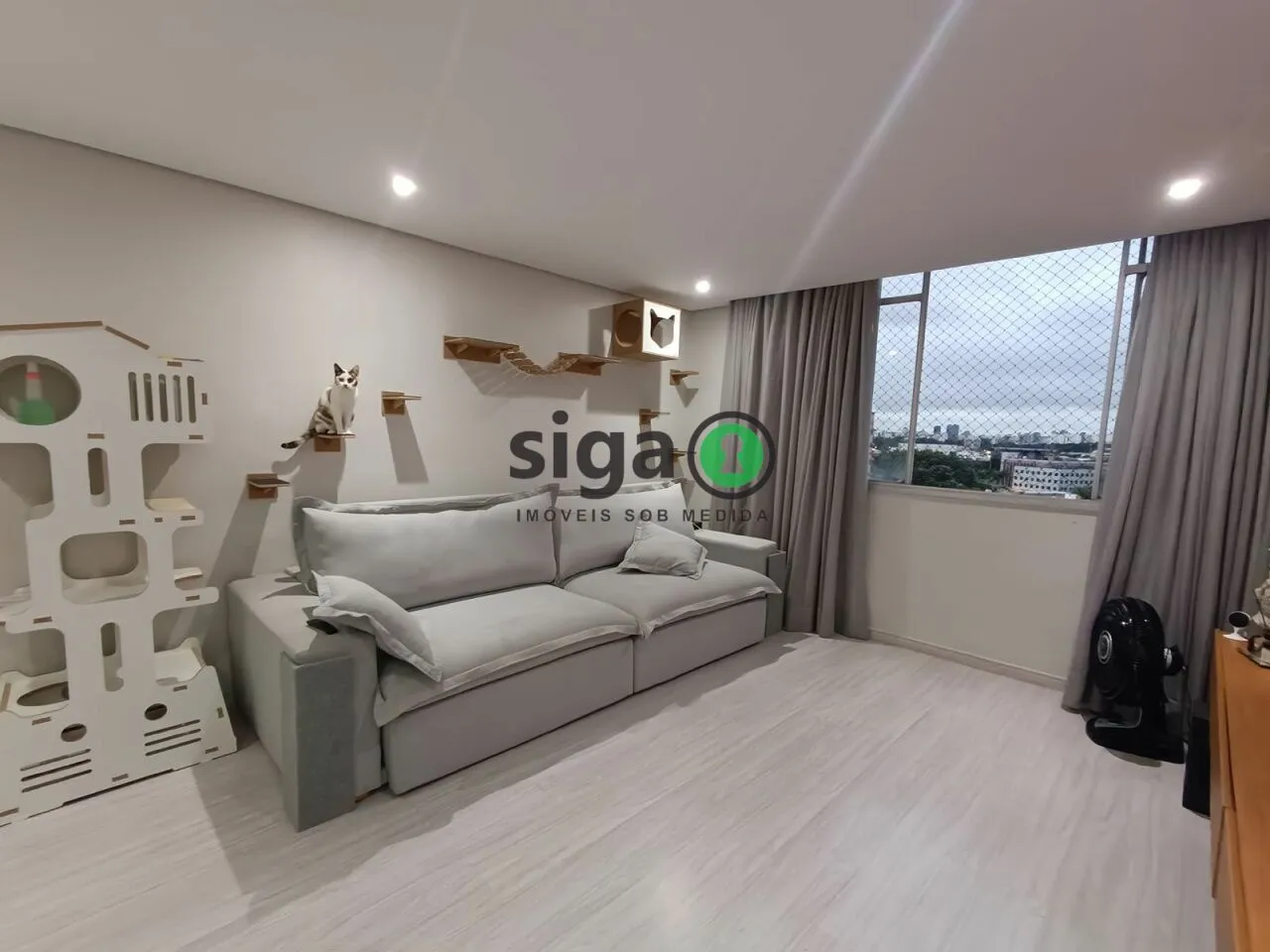 Imagem Apartamento reformado em excelente localização - MOBILIADO - Edf: CAMBURIU