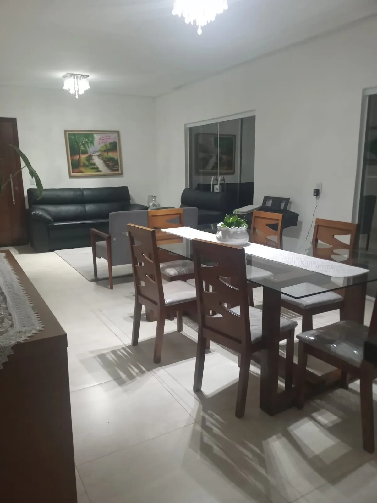 Imagem Chácara à venda em Salto de Pirapora-SP: 4 quartos, 1 sala, 2 banheiros, 2 vagas de garagem, 140m² área. Aproveite!