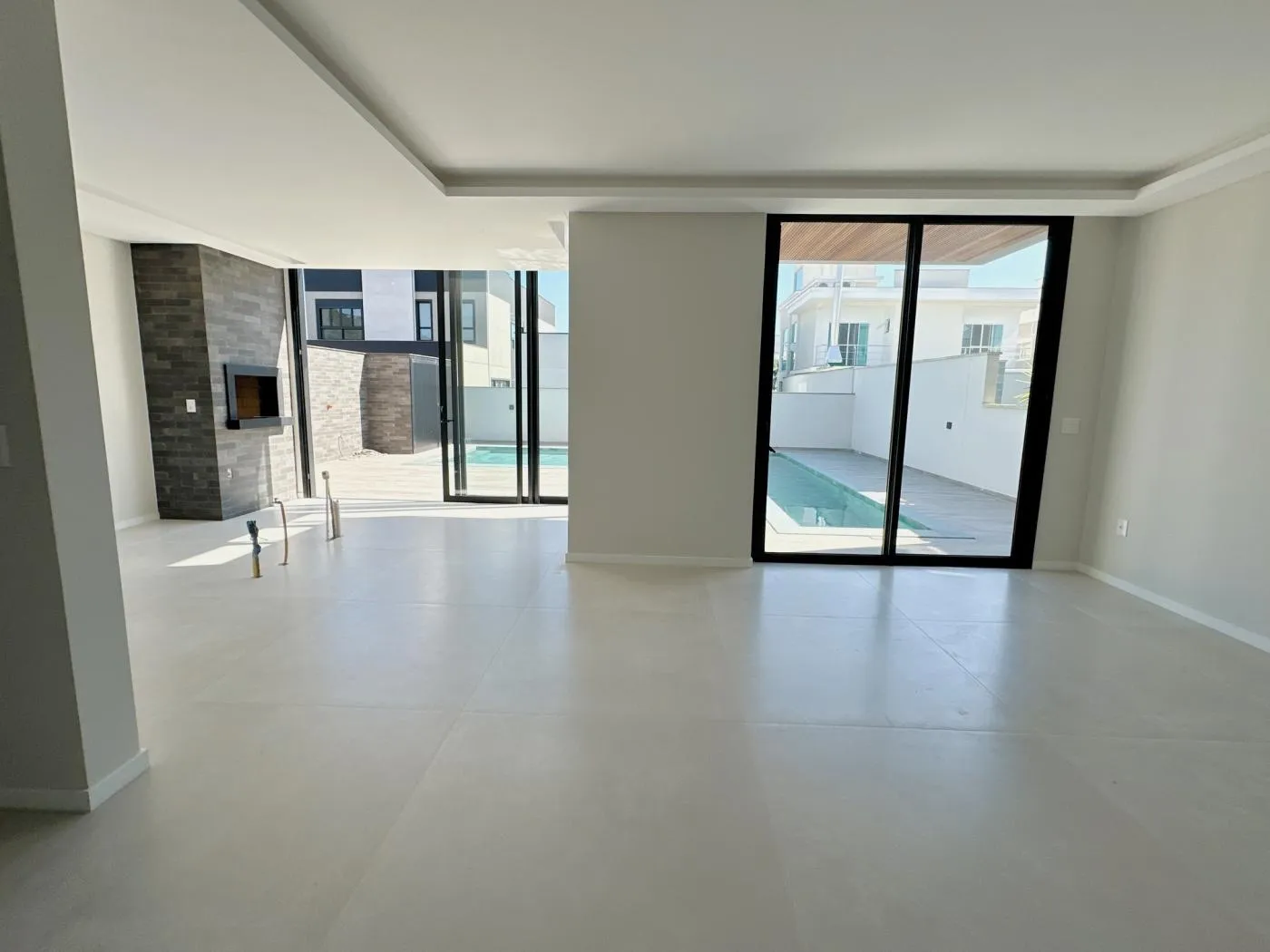 Imagem Casa em Condomínio para Venda em Camboriú, Santa Regina, 4 dormitórios, 3 suítes, 5 banheiros, 3 vagas