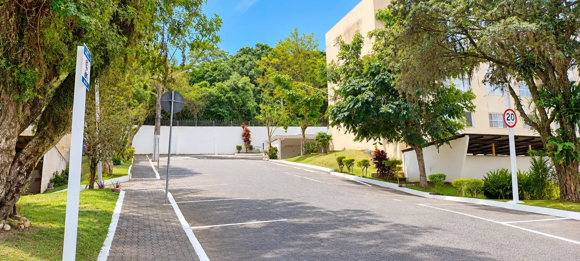 Imagem Apartamento com 2 Quartos à Venda, 44 m² em Coqueiros - Florianópolis