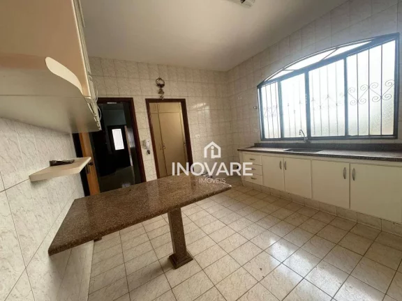Imagem Casa com 3 dormitórios à venda, 214 m² por R$ 550.000,00 - Setor Afonso Pena - Itumbiara/GO