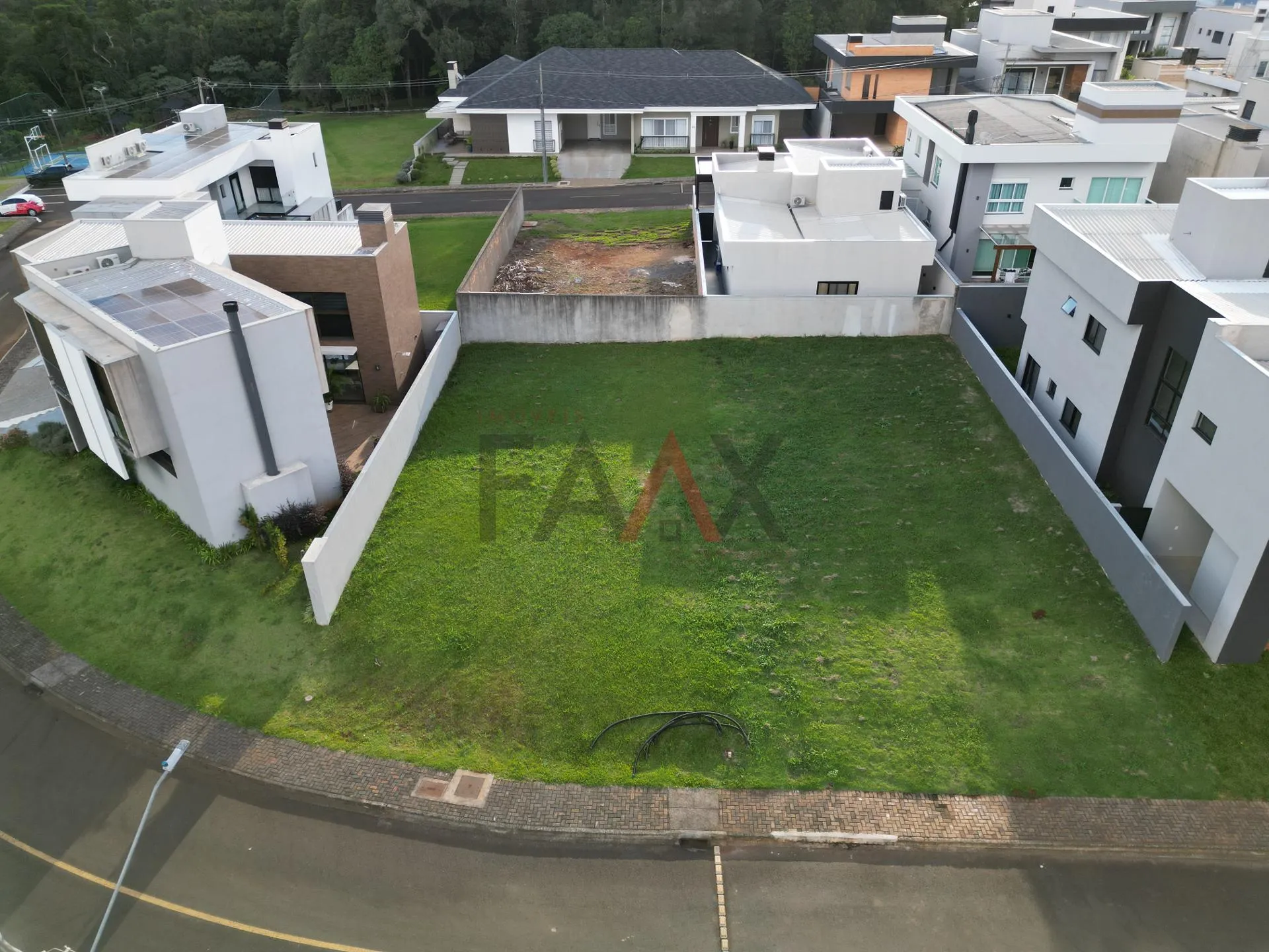 Imagem Terreno à venda no Villaggio Firenze com 300m em Guarapuava PR