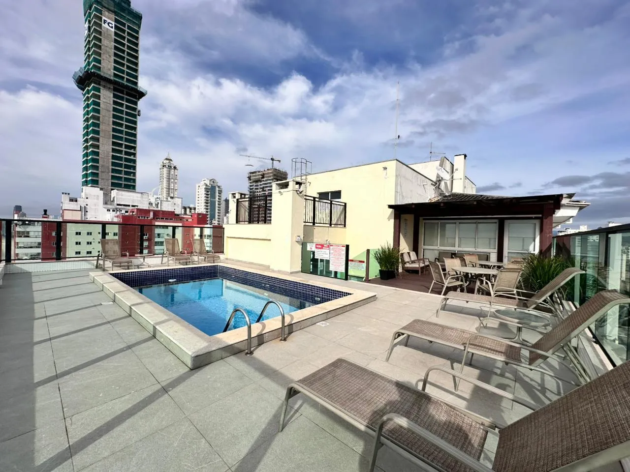 Imagem Apartamento com vista para o mar à venda com 120m2 por R$ 2.440.000,00