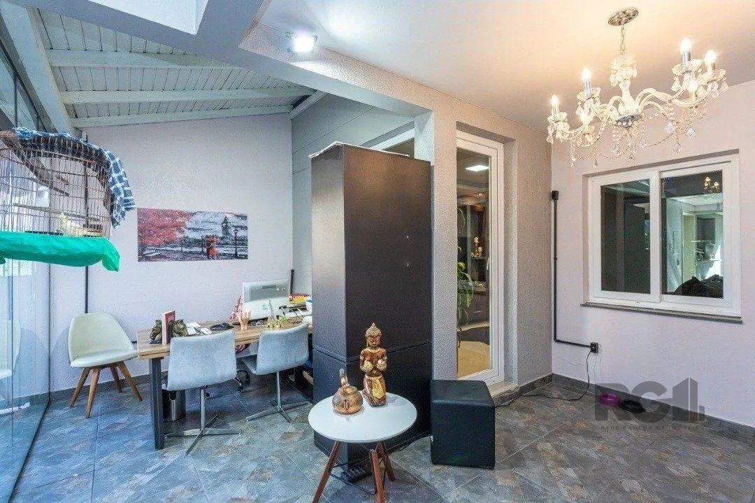 Imagem BELÍSSIMA CASA 3 SUÍTES NO CORAÇÃO DO BAIRRO TRISTEZA
