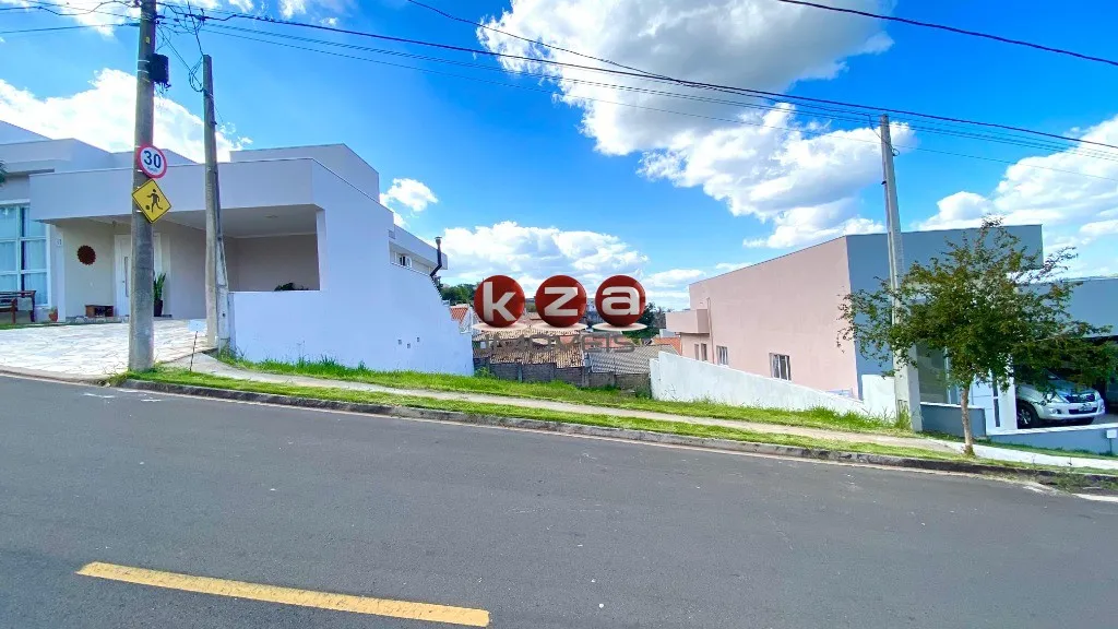 Foto do imóvel Terreno à venda no Condomínio Vivenda das Pitangueiras em Valinhos-SP com 300m² de área!